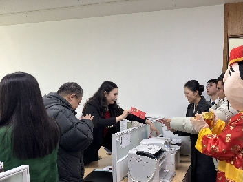 \\clicshnas01\Userdata\16100453\Desktop\资产部新闻稿\素材汇总图片\客户活动1.jpg