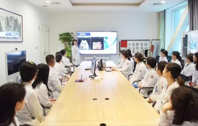 点击图片进入下一页