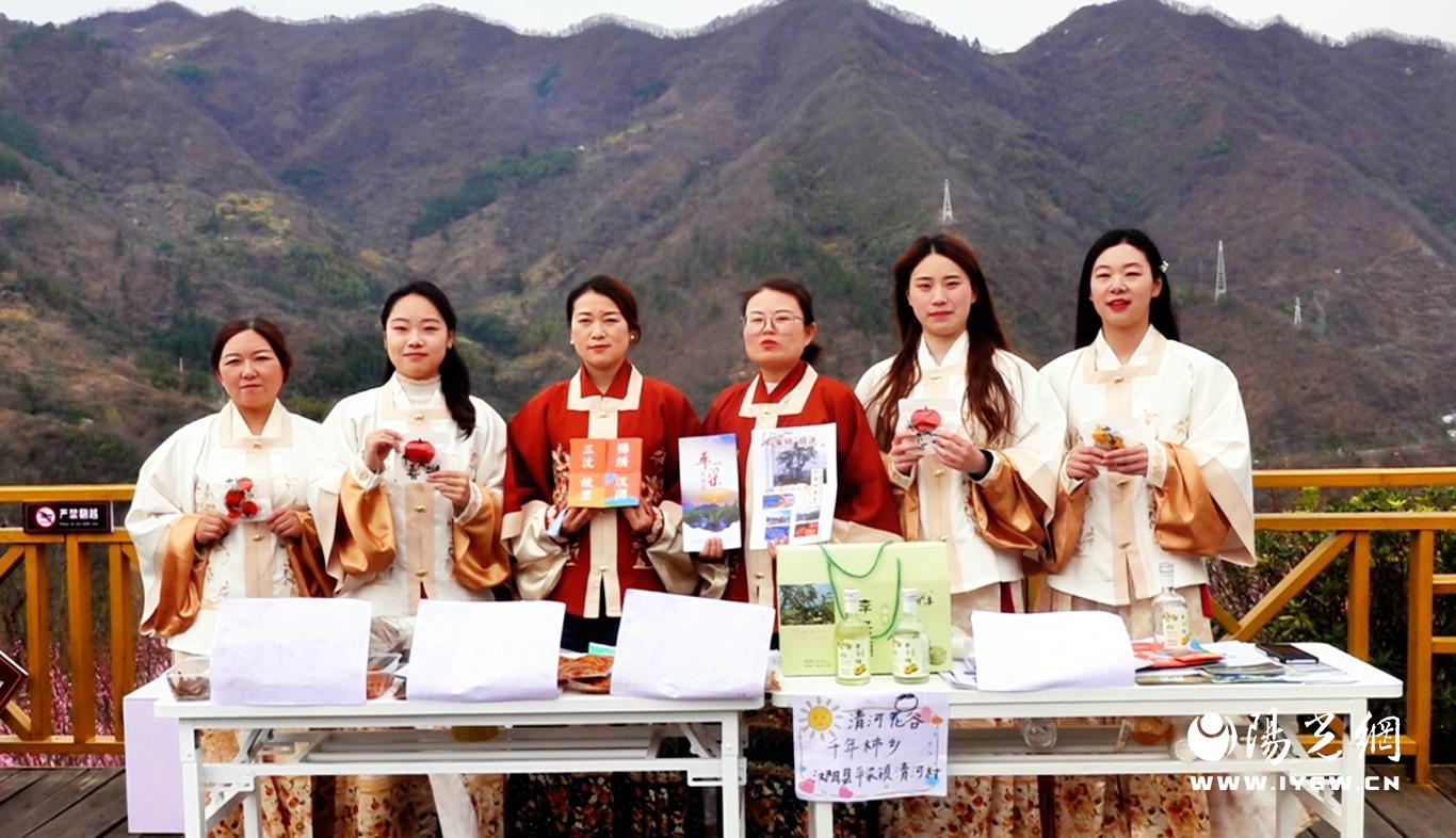 3月22日，汉阴县文旅小分队在宁陕子午梅苑内开展宣传推介活动