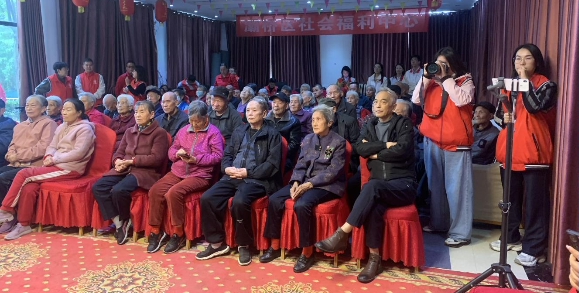 pa_10100000000063692_6BC6B3C5-8894-41BB-94EC-3408775A18C3_4032x3024_mo_